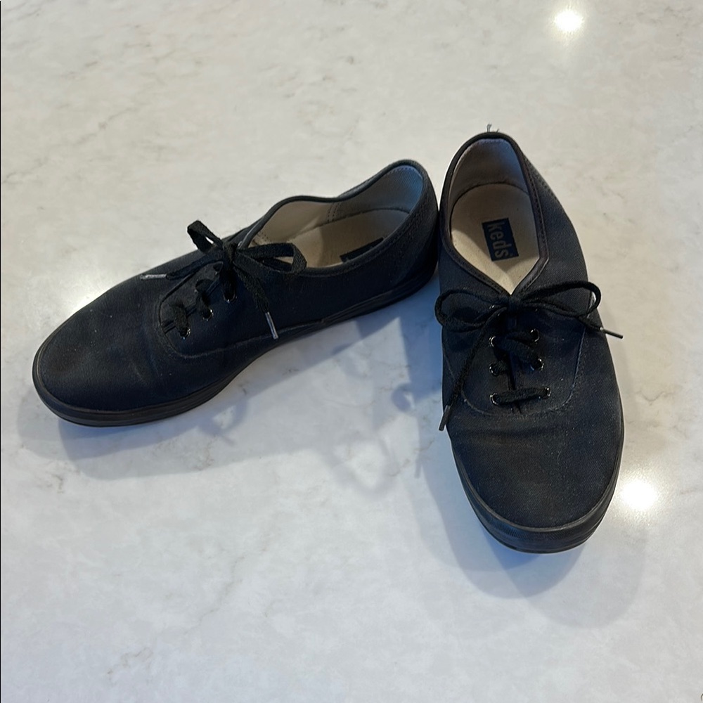 Keds Women’s Black Sneakers Size 9